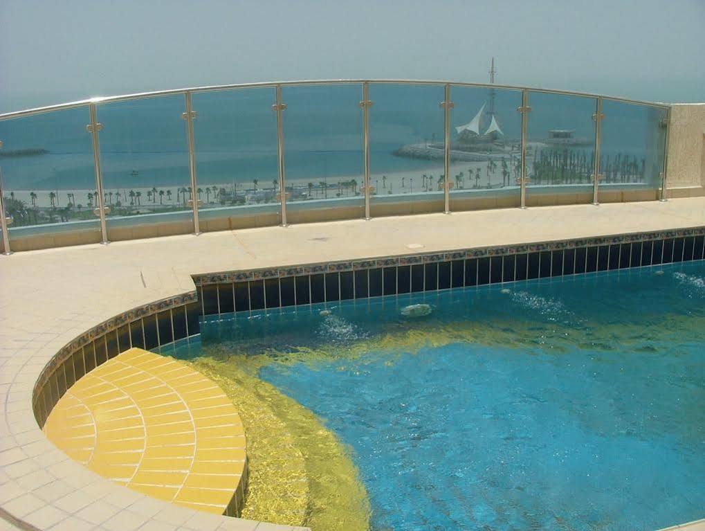 كورنيش للأجنحة الفندقية Salmiya المظهر الخارجي الصورة