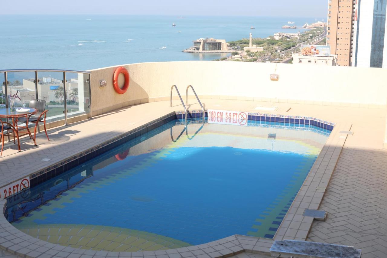 كورنيش للأجنحة الفندقية Salmiya المظهر الخارجي الصورة